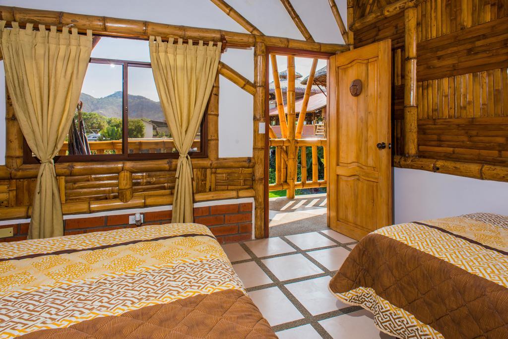 Victor Hugo Hotel Puerto López الغرفة الصورة