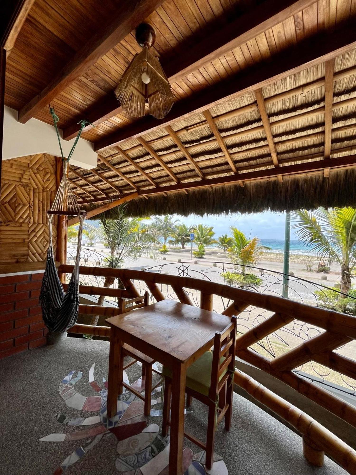 Victor Hugo Hotel Puerto López المظهر الخارجي الصورة