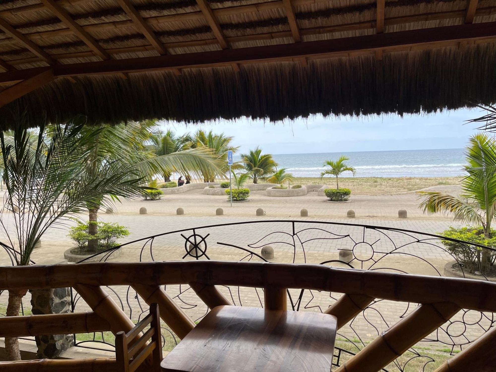 Victor Hugo Hotel Puerto López المظهر الخارجي الصورة