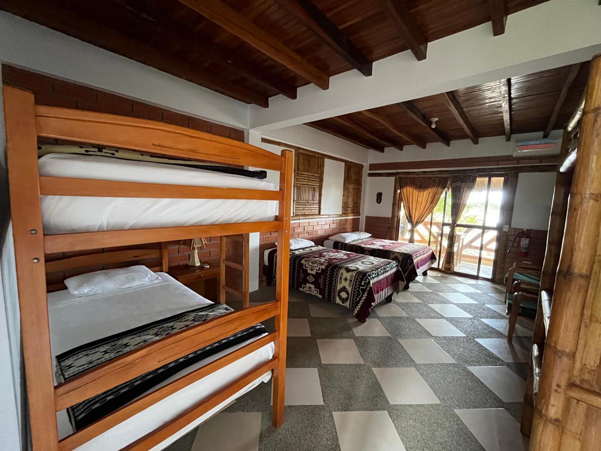 Victor Hugo Hotel Puerto López المظهر الخارجي الصورة