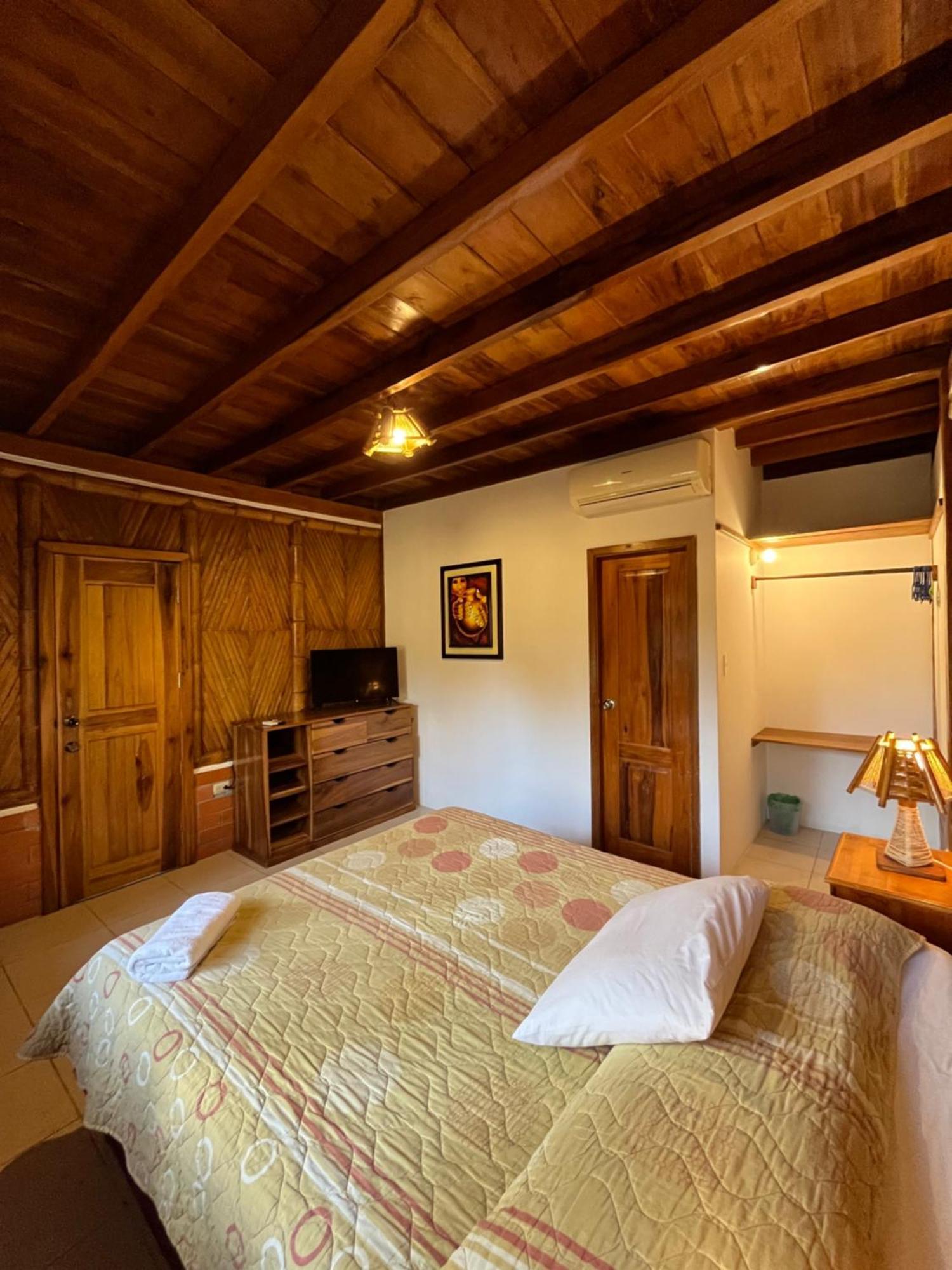 Victor Hugo Hotel Puerto López المظهر الخارجي الصورة
