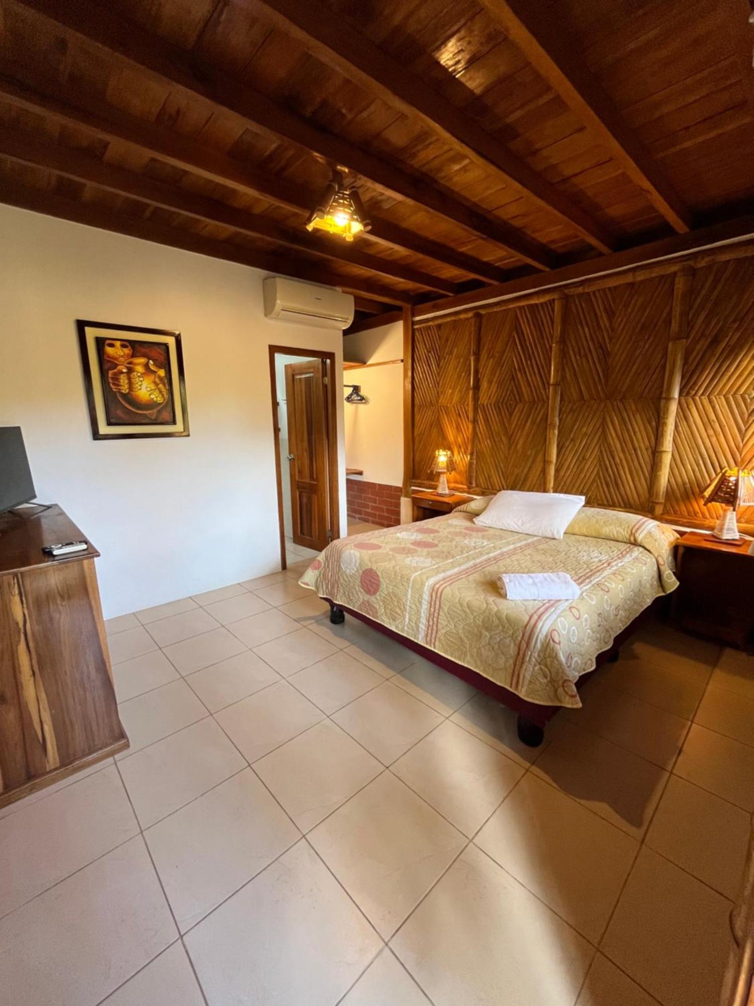 Victor Hugo Hotel Puerto López المظهر الخارجي الصورة